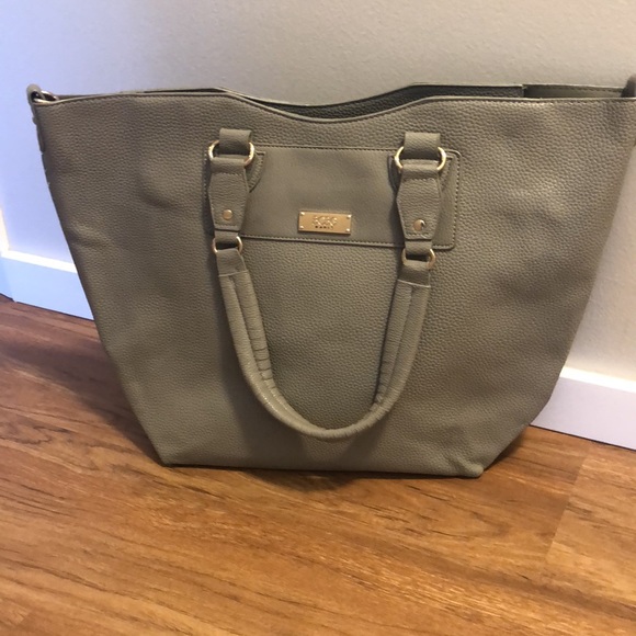 BCBG large grey purse - Picture 4 of 5